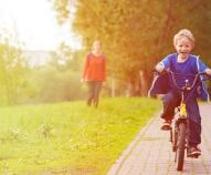 Bambini in bicicletta