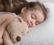 come aiutare i bambini a dormire meglio i consigli degli esperti
