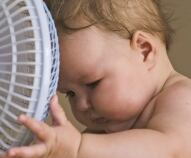 Come difendere i bambini dal caldo