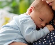 come prevenire il rigurgito nel neonato