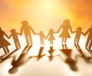 Famiglia allargata: come costruirne una serena e funzionale