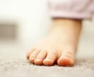 Perchè cammina sulle punte?