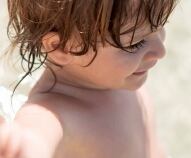 punture di insetti meduse e serpenti nei bambini come comportarsi