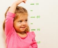 Come capire se tuo figlio diventerà alto: i segnali da osservare nella crescita