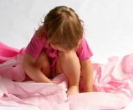 Come togliere il pannolino di notte