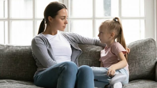 Domande dei bambini: le più imbarazzanti e strane. Come rispondere alle domande dei bambini? I consigli per i genitori domande dei bambini che imbarazzano i genitori