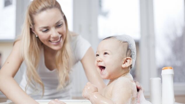 il bagnetto del neonato la guida