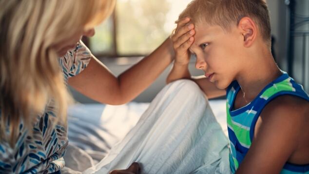 Mal di testa nei bambini, rimedi efficaci: cause, tachipirina, placebo, coccole. Come togliere il mal di testa ai bambini e come alleviare il dolore mal di testa nei bambini rimedi