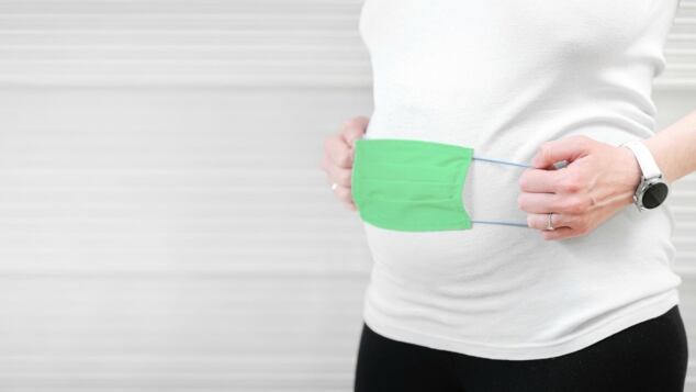 Partorire ai tempi del Coronavirus: i consigli dei neonatologi per prevenire il contagio e proteggere il neonato e la famiglia partorire ai tempi del coronavirus