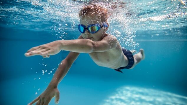 Sicurezza in acqua per i bambini: al mare, in piscina o al lago, come garantire sicurezza e protezione ai nostri figli quando sono in acqua sicurezza in acqua per i bambini