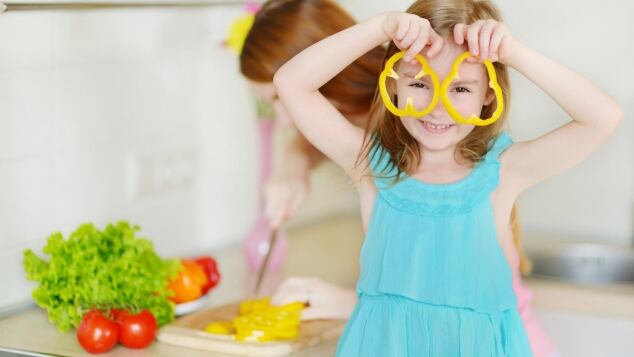 Nutrienti essenziali per i bambini: vitamine per la crescita e principi nutritivi essenziali e fondamentali da inserire nell'alimentazione dei bambini sono cinque i nutrienti essenziali per i bambini