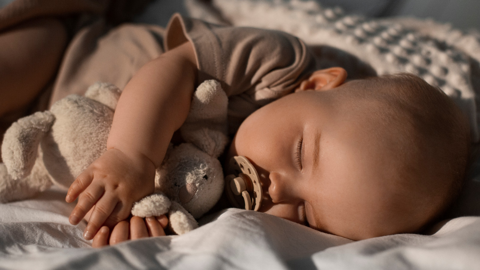 Metodo Easy di Tracy Hogg: per far dormire il neonato