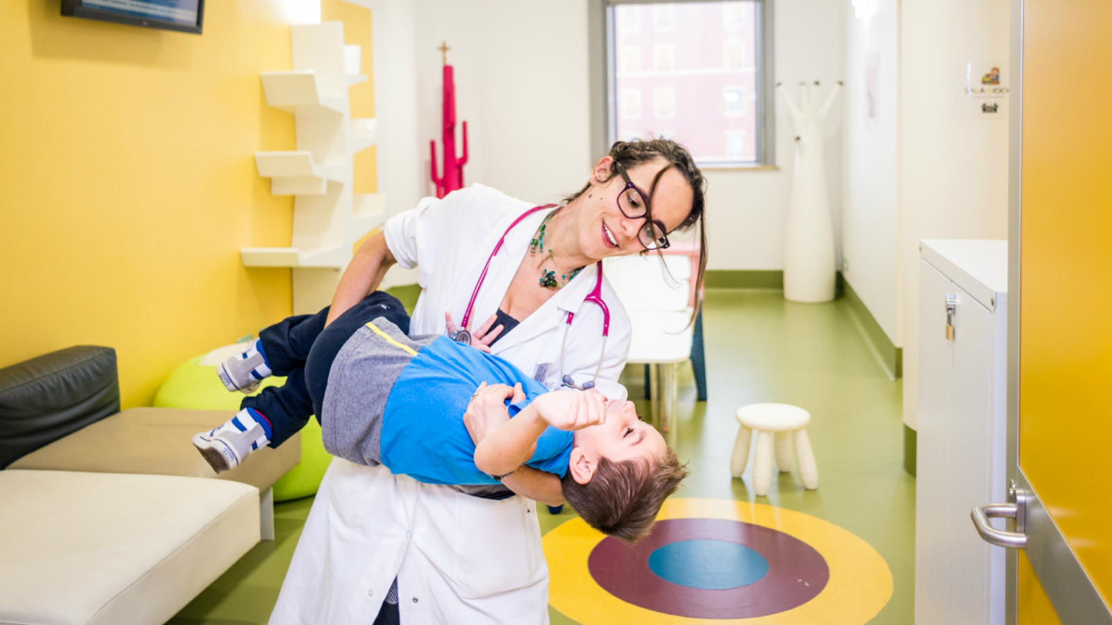 Rare Lives, viaggio fotografico nel mondo delle malattie rare | In occasione della Giornata delle Malattie Rare 2017 arriva in 5 città italiane la mostra rare lives viaggio fotografico nel mondo delle malattie rare